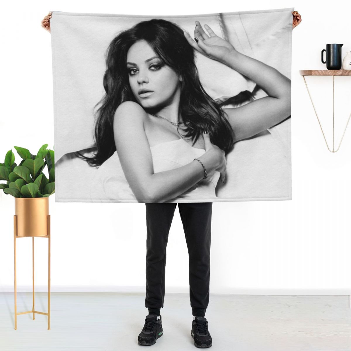 hot mila Throw Blanket cosplay - đánh giá và giá Anime Cosplay Idea